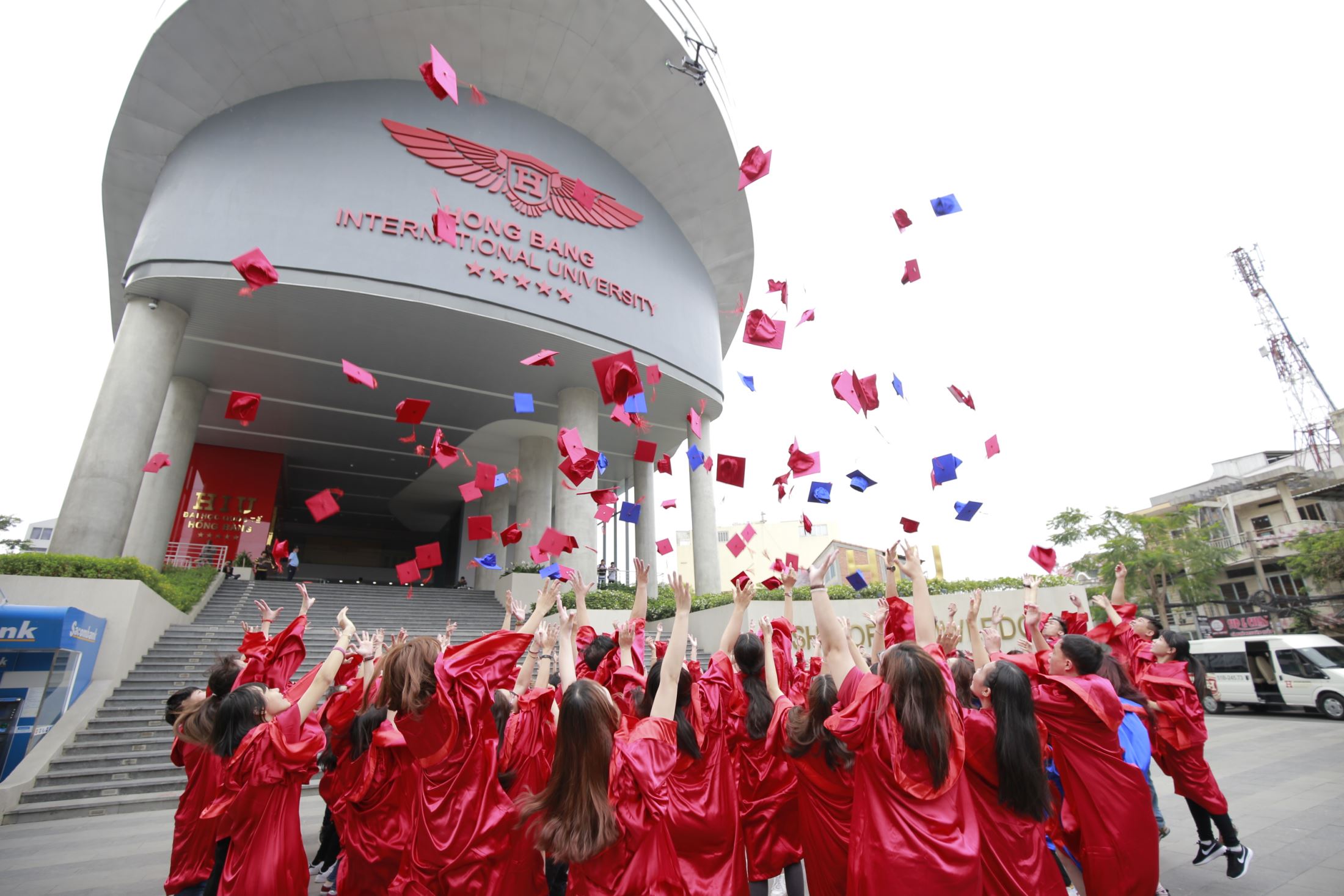 lich-thi-vstep-dai-hoc-hong-bang